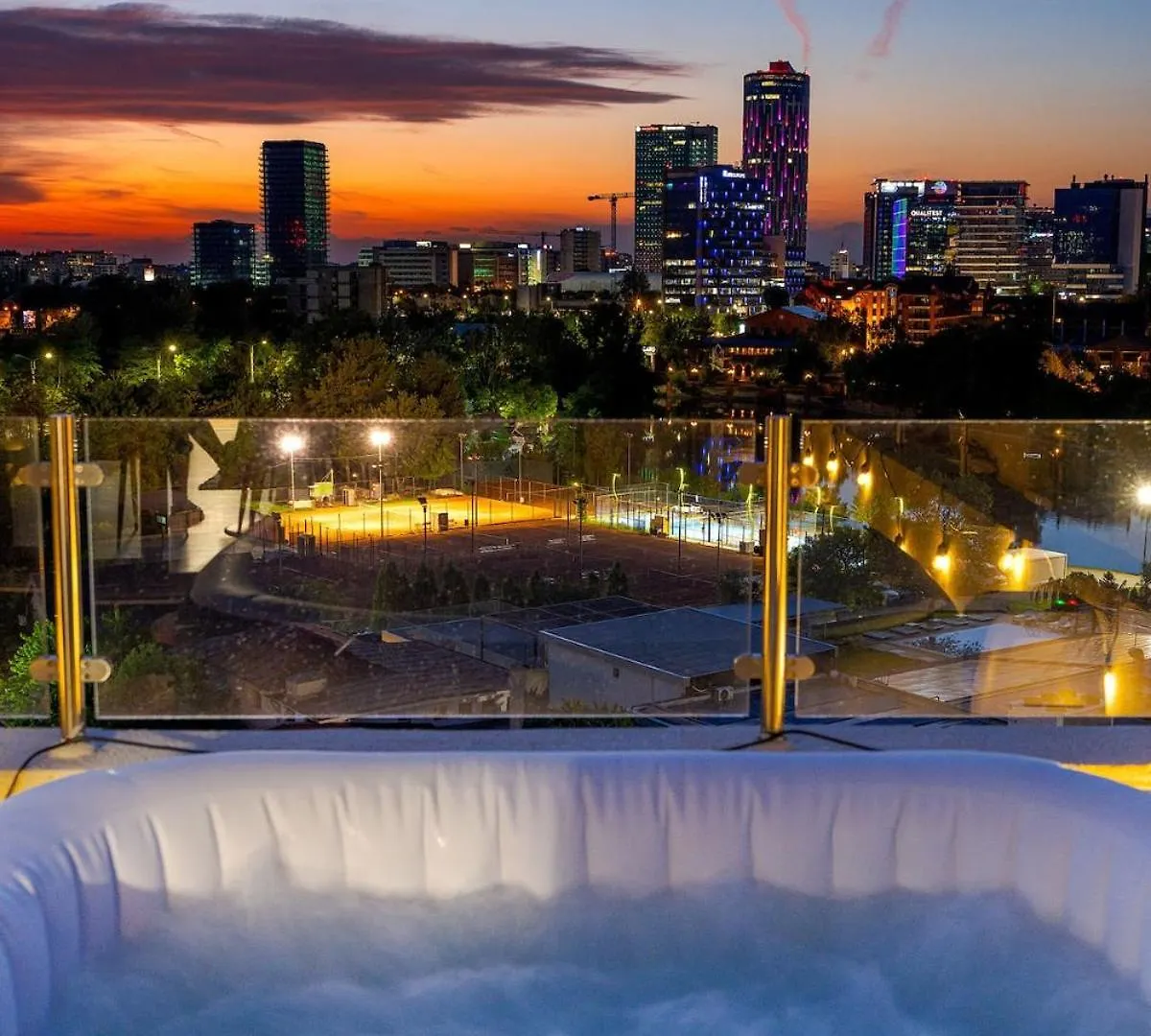 Downtown Floreasca Penthouse With Jacuzzi&Sauna Bucareste 0*,